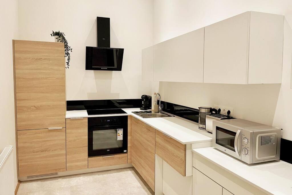 City-Center-Apartment Hip Area, Big & New Viena Exterior foto